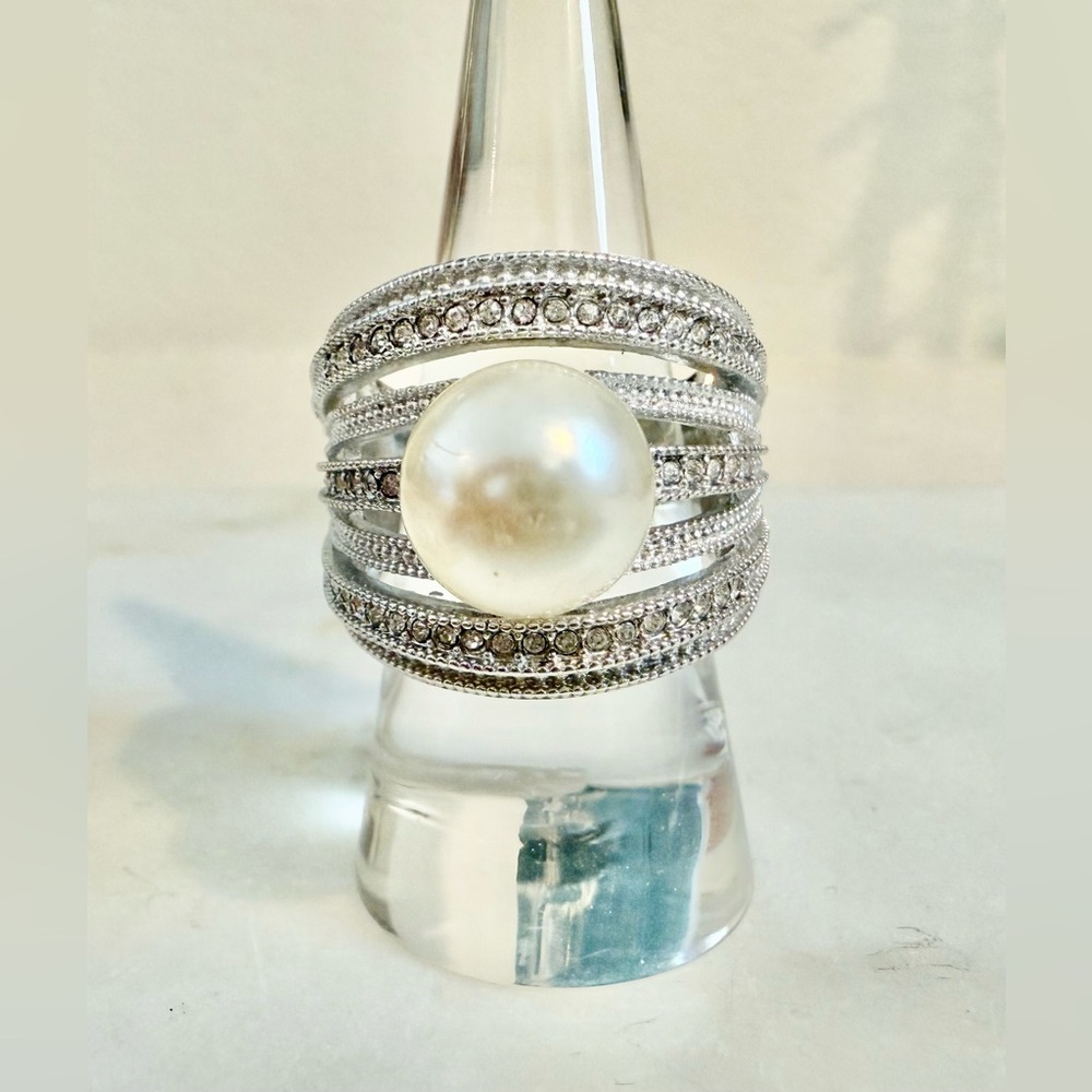 Avon Silver-Tone Pearl Ring with Clear Crystal Bands